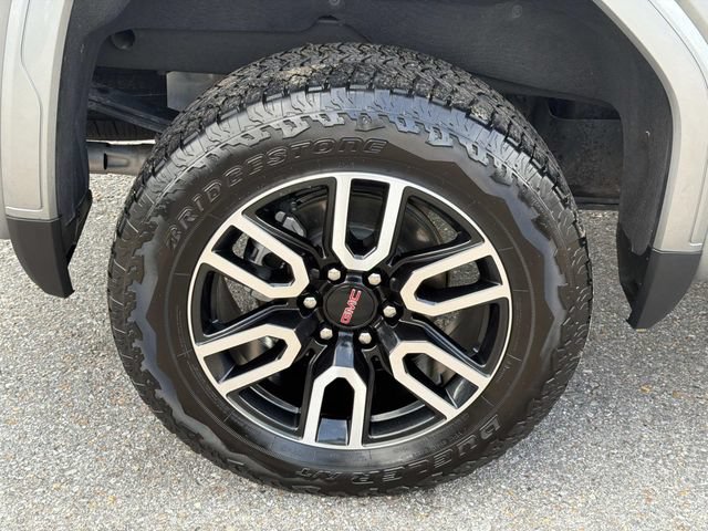 Used 2025 GMC Sierra 1500 AT4 w/ AT4 Premium Package AWD/4WD image 5