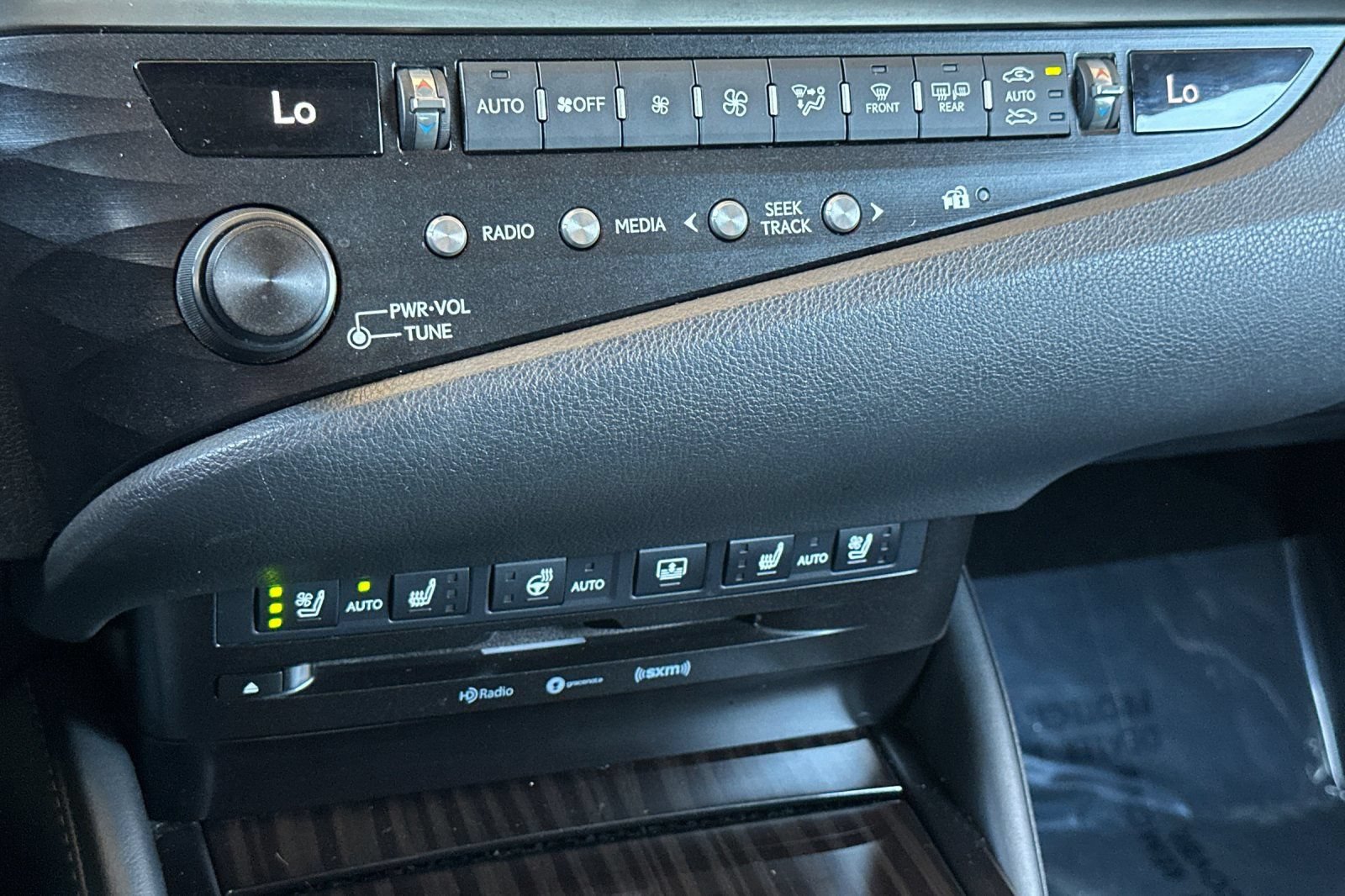 Used 2019 Lexus ES 300h w/ Accessory Package 2 FWD image 21