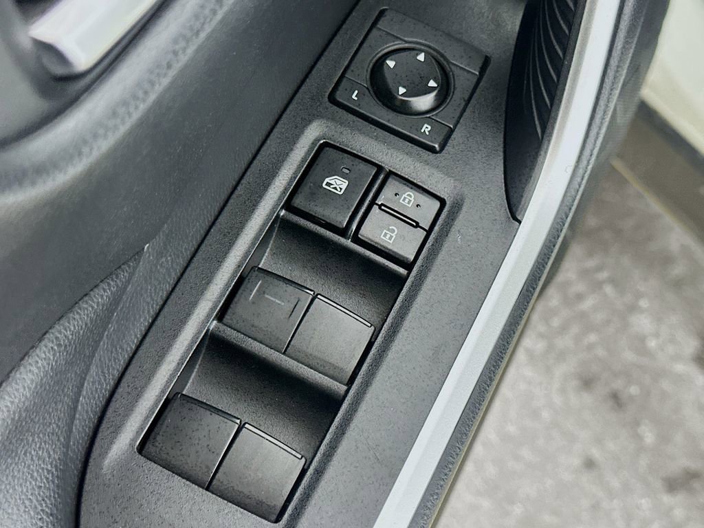 Used 2021 Toyota RAV4 XLE w/ Convenience Package image 20