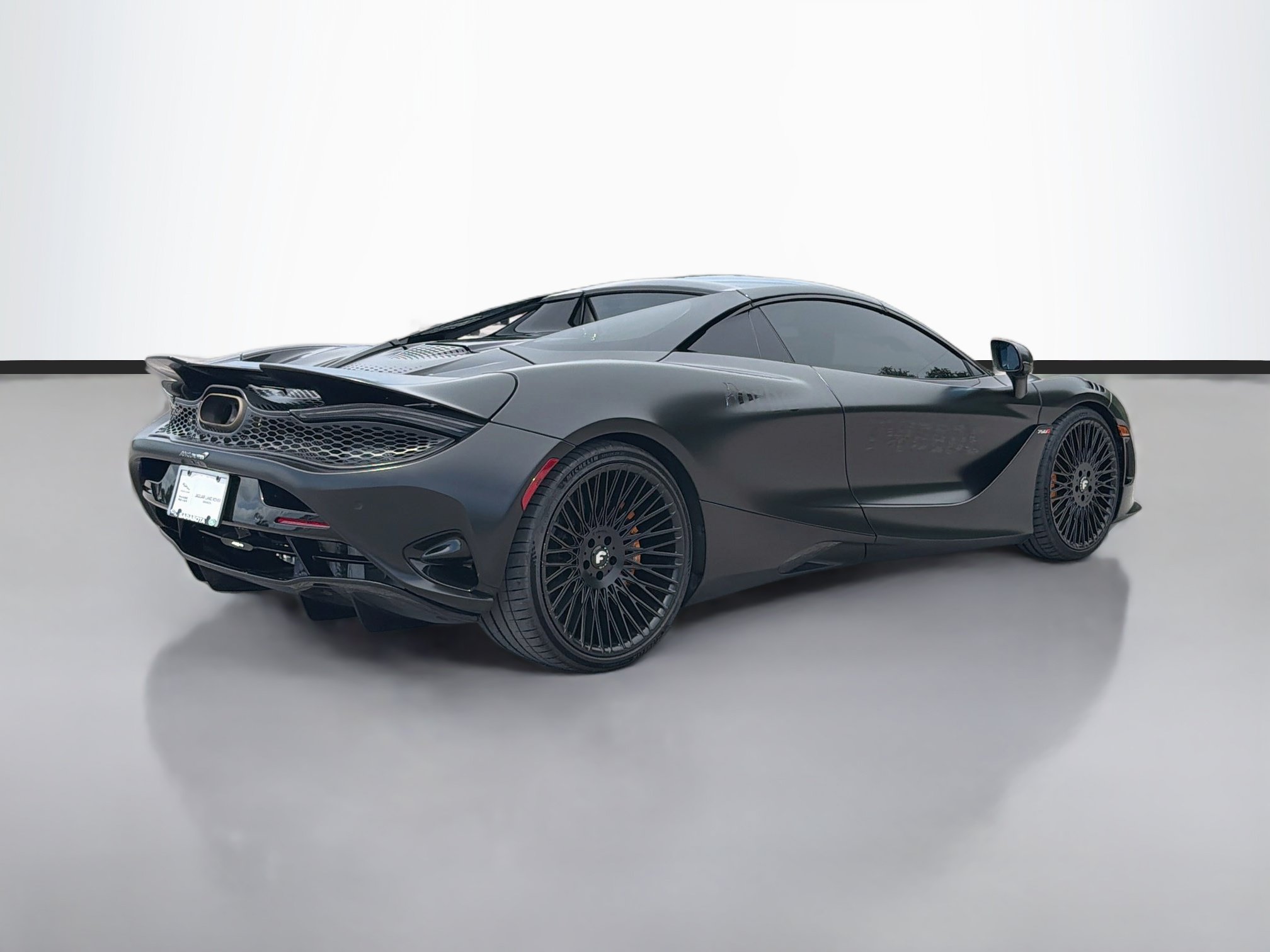 Used 2024 McLaren 750S Spider RWD image 5