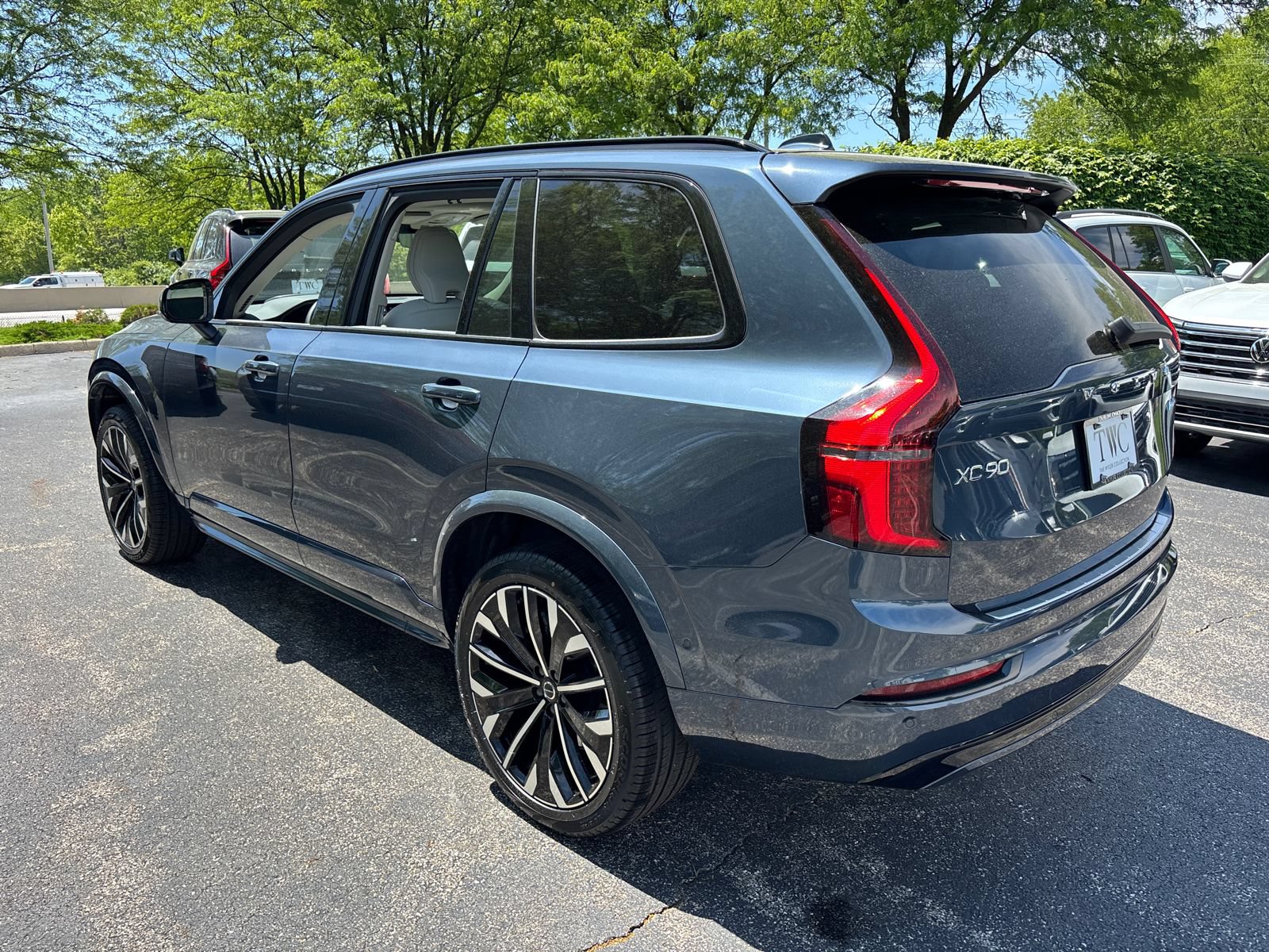 New 2026 Volvo XC90 B6 Ultra w/ Protection Package Premier AWD/4WD image 7