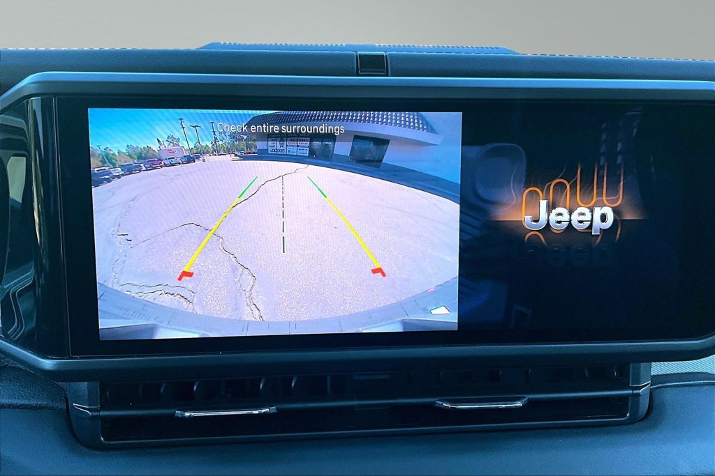 Used 2026 Jeep Wrangler Unlimited Sahara AWD/4WD image 22
