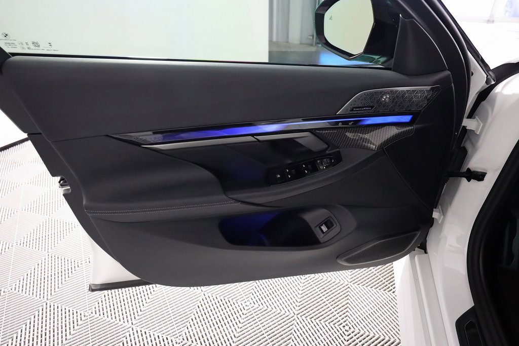 Used 2026 BMW M5 Touring image 15