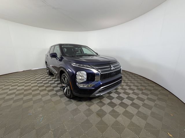 Used 2025 Mitsubishi Outlander SE AWD/4WD image 30