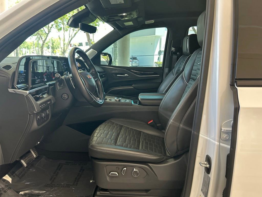 Used 2024 Cadillac Escalade V AWD/4WD image 5