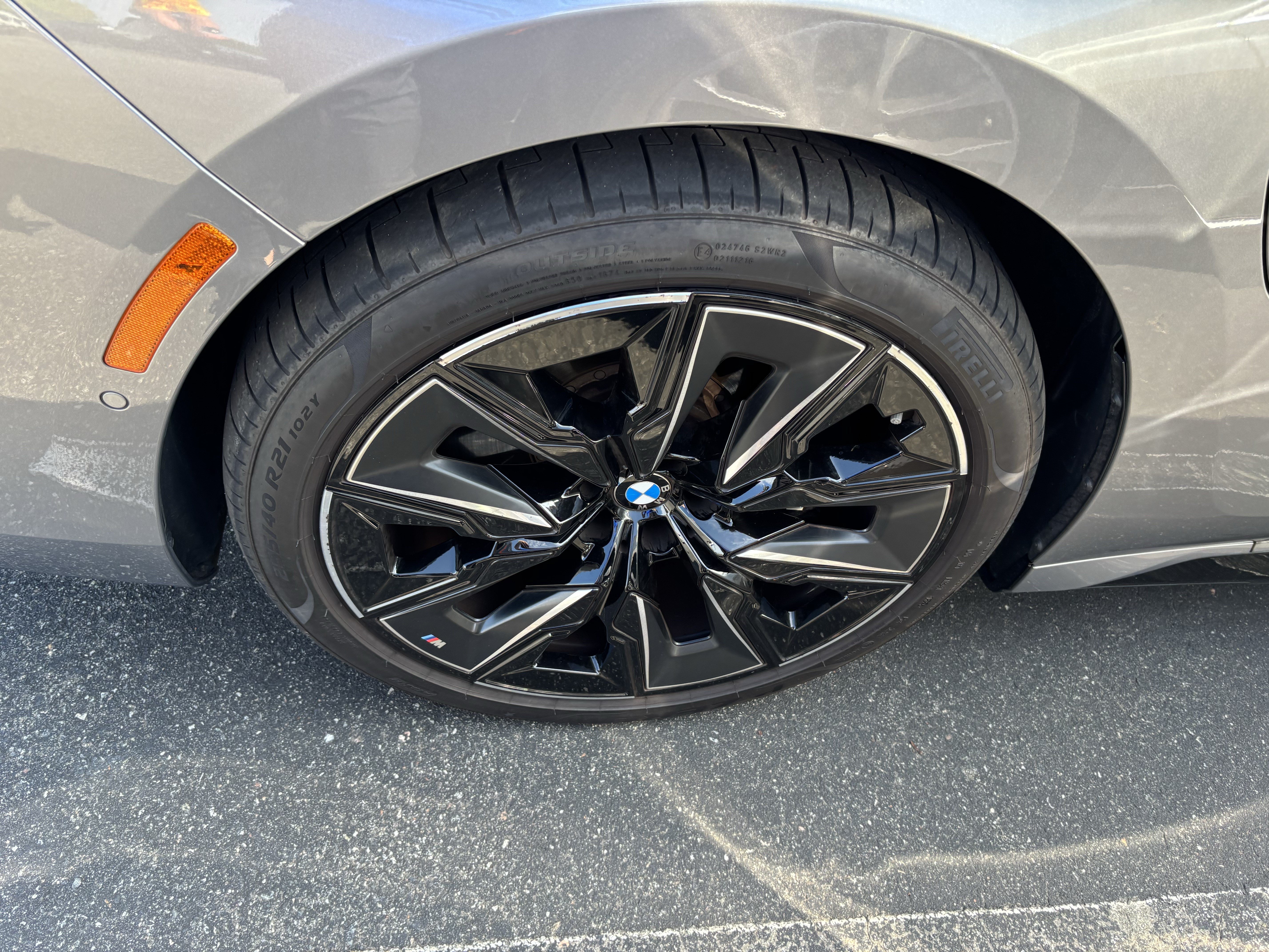 Certified 2025 BMW 750e xDrive w/ Executive Package AWD/4WD image 13