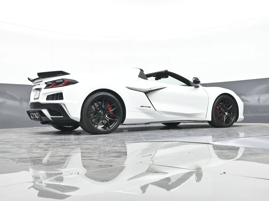 Used 2024 Chevrolet Corvette Z06 RWD image 31