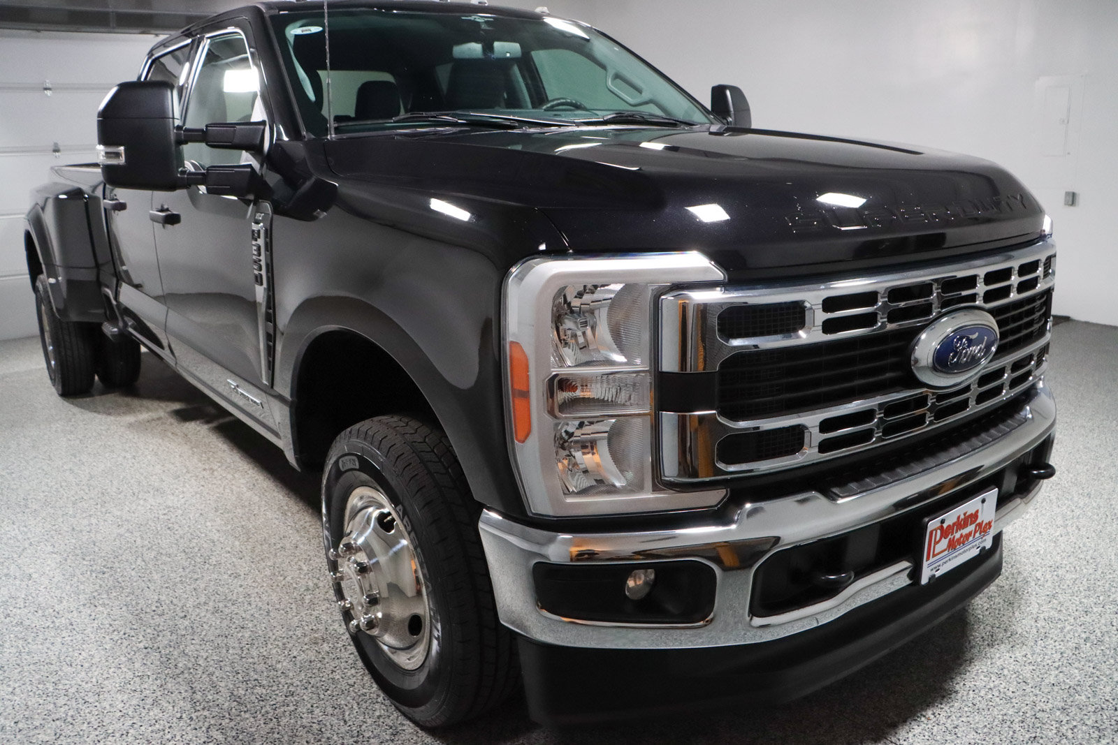 Used 2023 Ford F350 XLT AWD/4WD image 5