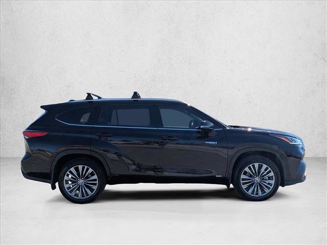 Used 2021 Toyota Highlander Platinum image 4