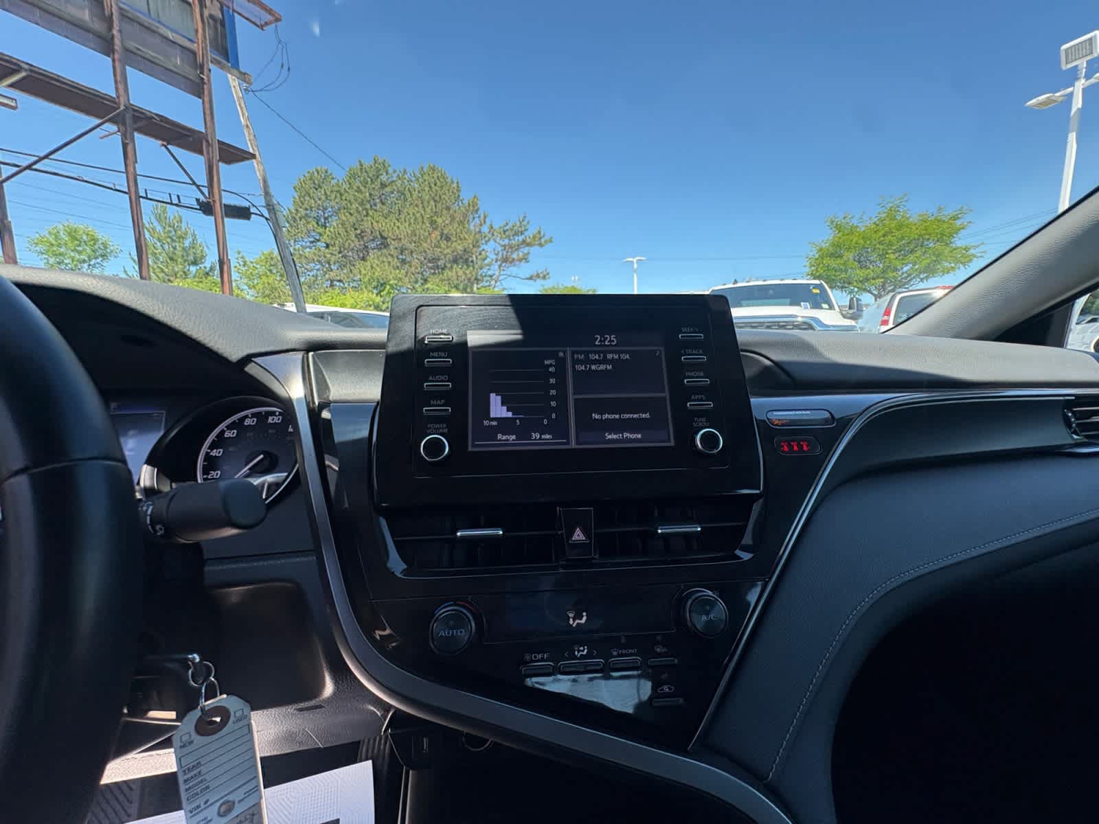 Used 2024 Toyota Camry SE FWD image 27