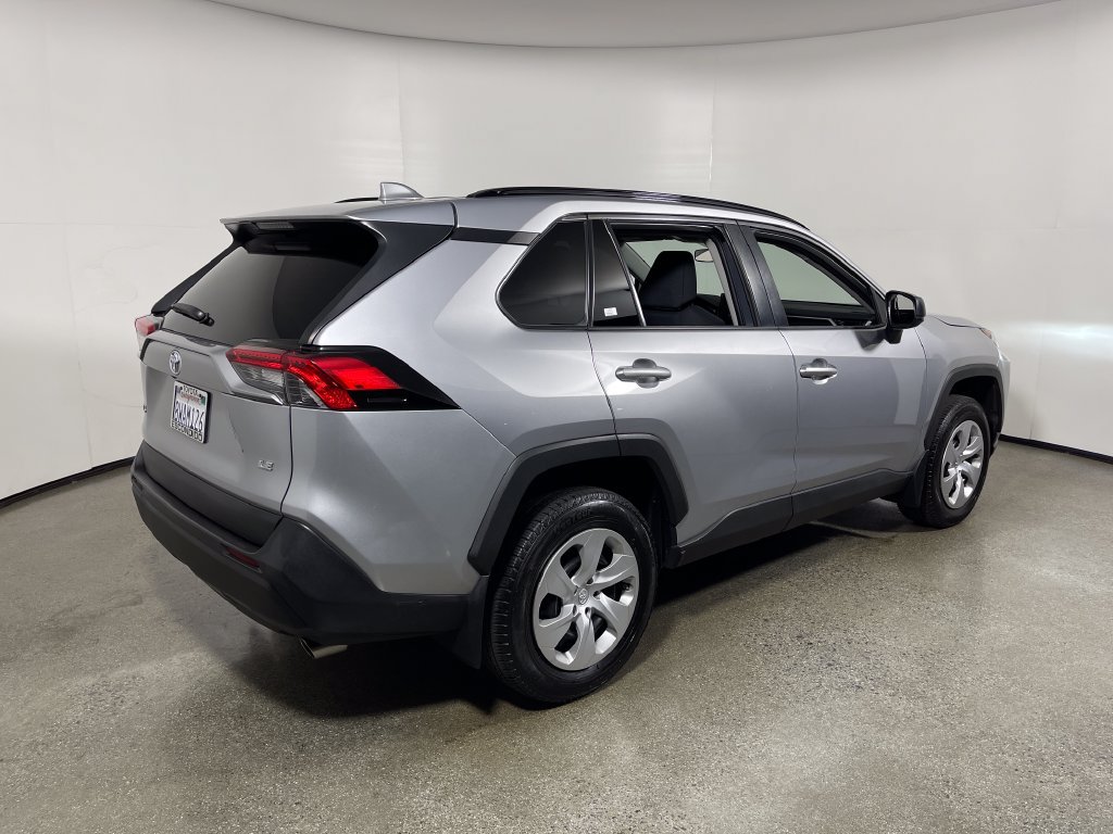 Certified 2021 Toyota RAV4 LE FWD image 3