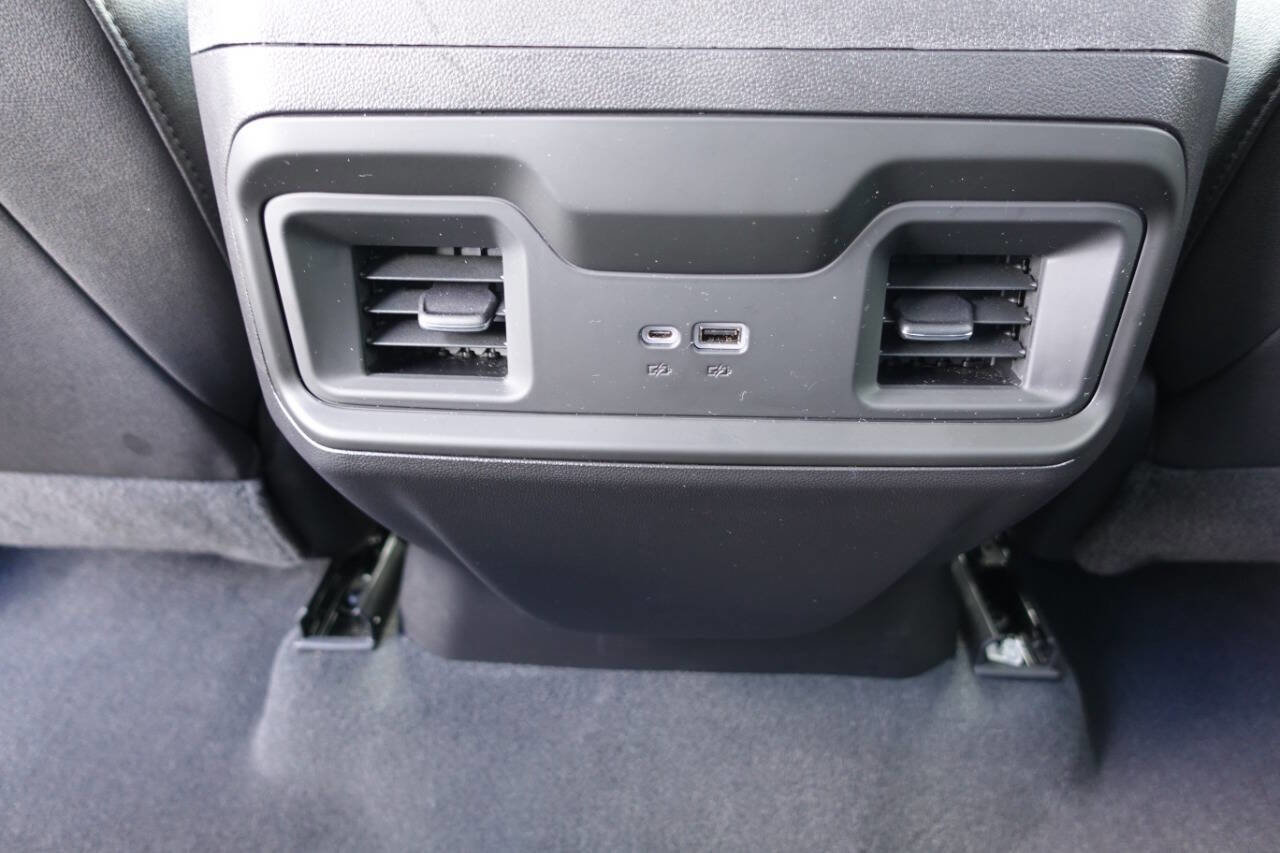 Used 2022 Chevrolet Silverado 1500 LT Trail Boss w/ LT Trail Boss Premium Package AWD/4WD image 48