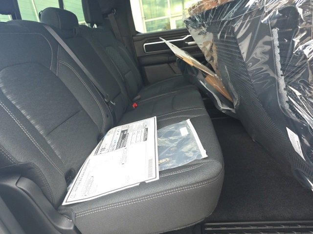 New 2026 RAM 1500 4x4 Crew Cab image 36