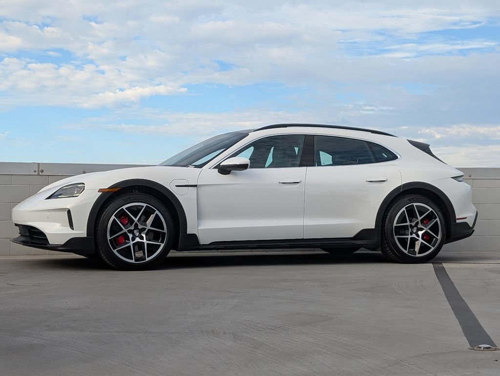 Certified 2025 Porsche Taycan 4S AWD/4WD image 2