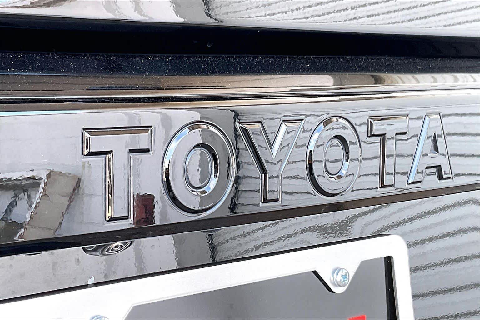Used 2025 Toyota Land Cruiser w/ Premium Package AWD/4WD image 61