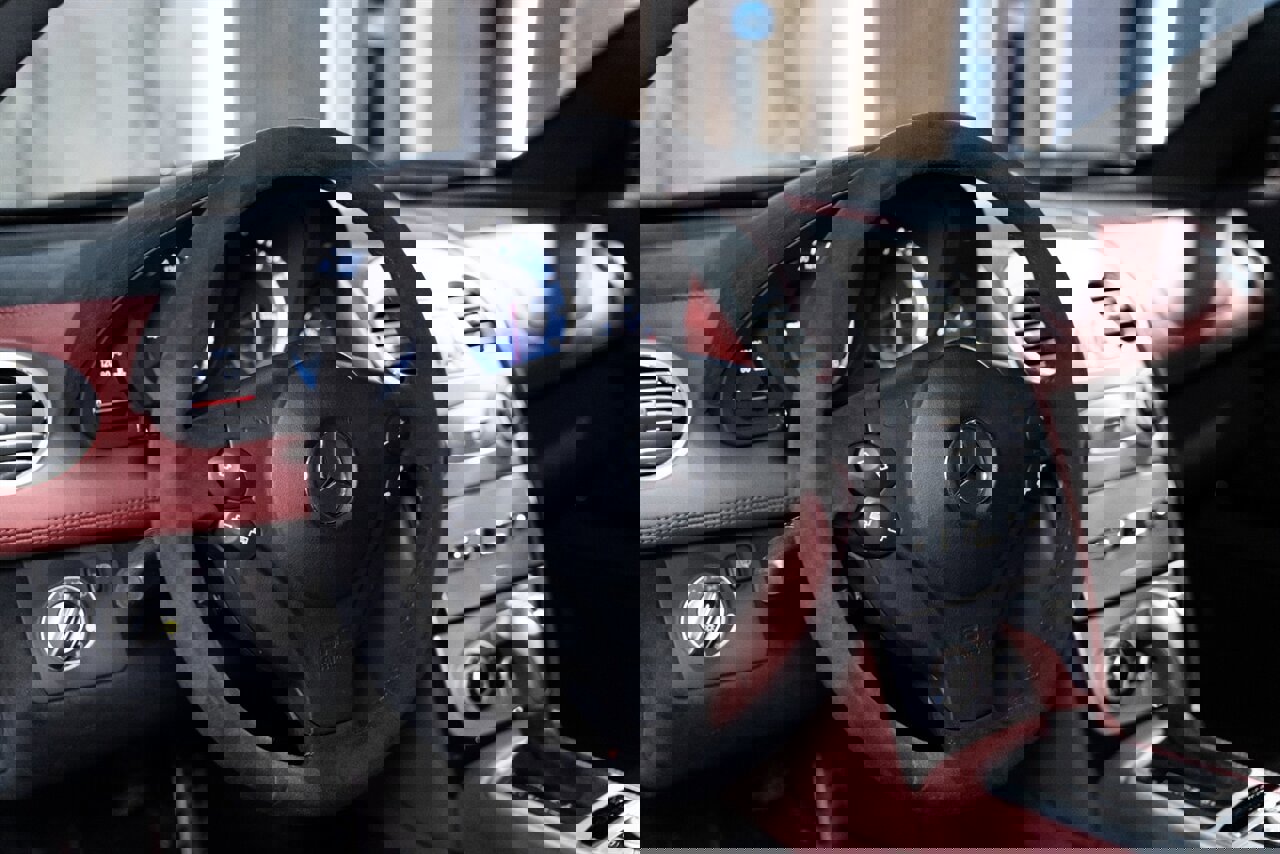 Used 2005 Mercedes-Benz SLR image 9