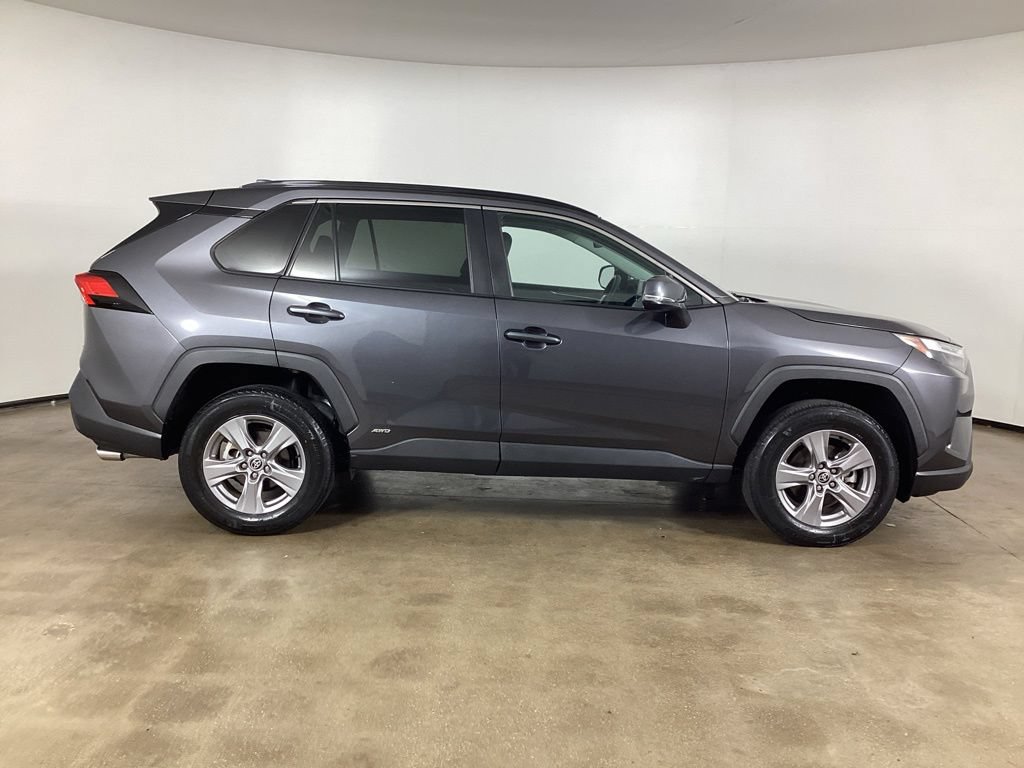 Used 2023 Toyota RAV4 XLE AWD/4WD image 4