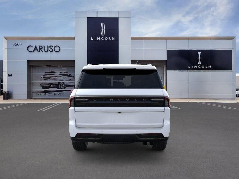 New 2025 Lincoln Navigator Reserve image 5