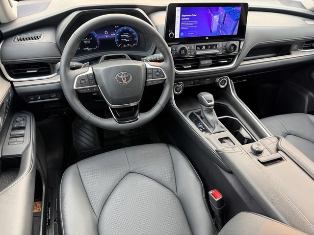 Certified 2025 Toyota Grand Highlander AWD image 34
