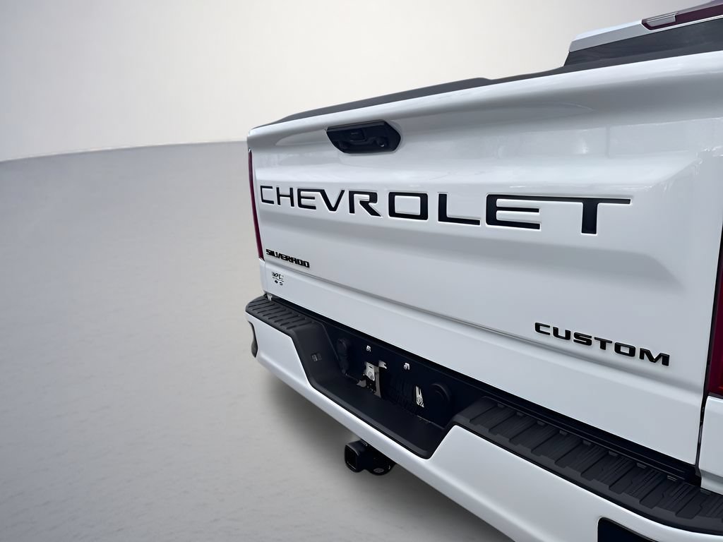 Used 2025 Chevrolet Silverado 1500 Custom w/ Turbomax Blackout Package AWD/4WD image 32