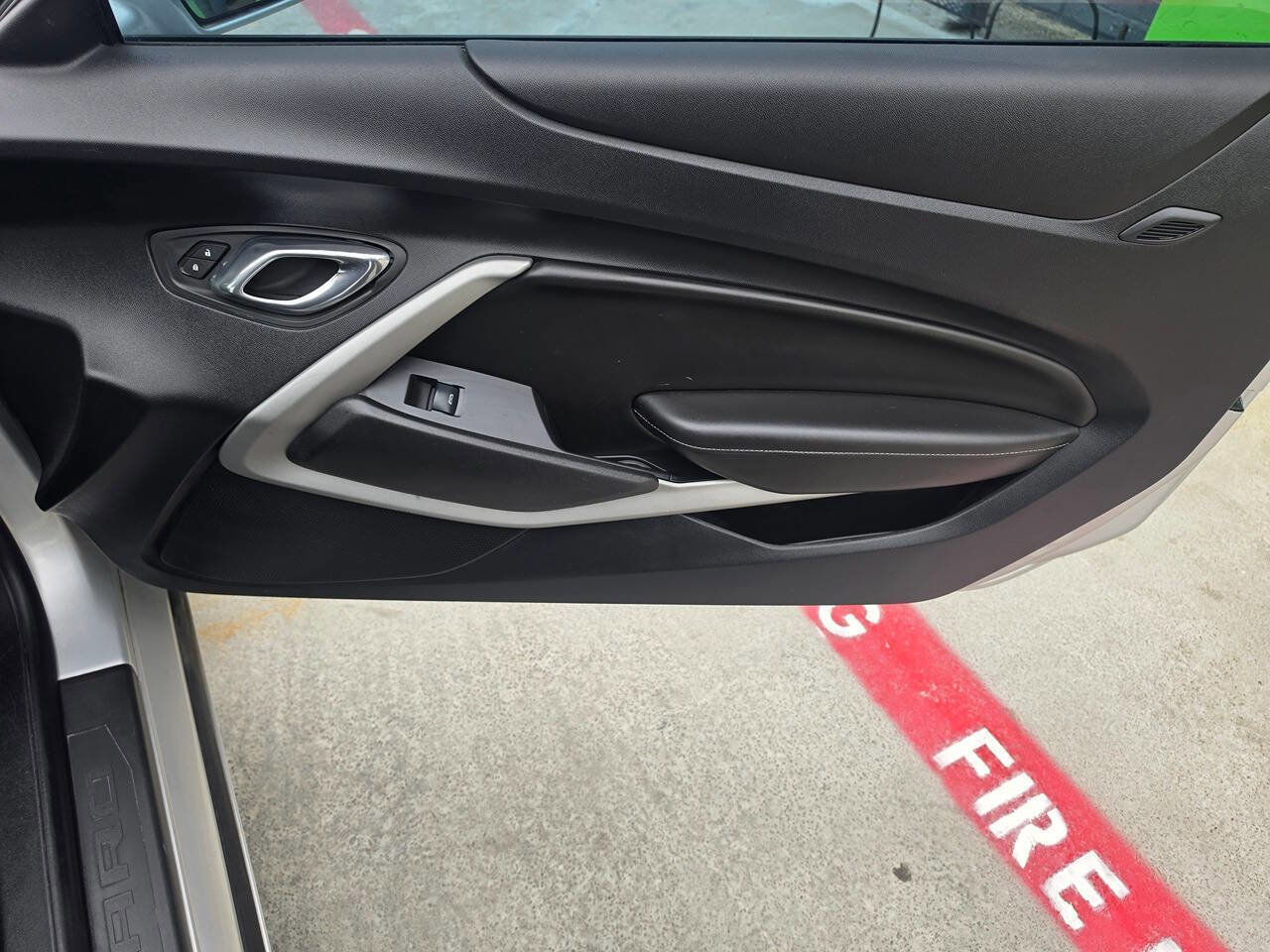 Used 2016 Chevrolet Camaro LT RWD image 27
