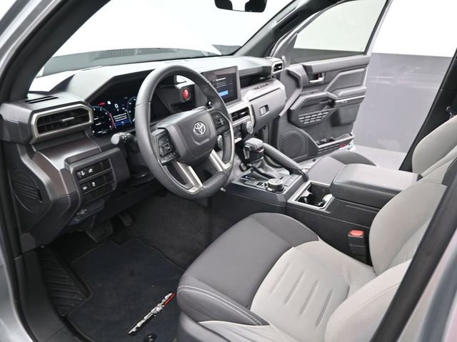 Used 2025 Toyota Tacoma TRD Off-Road AWD/4WD image 6