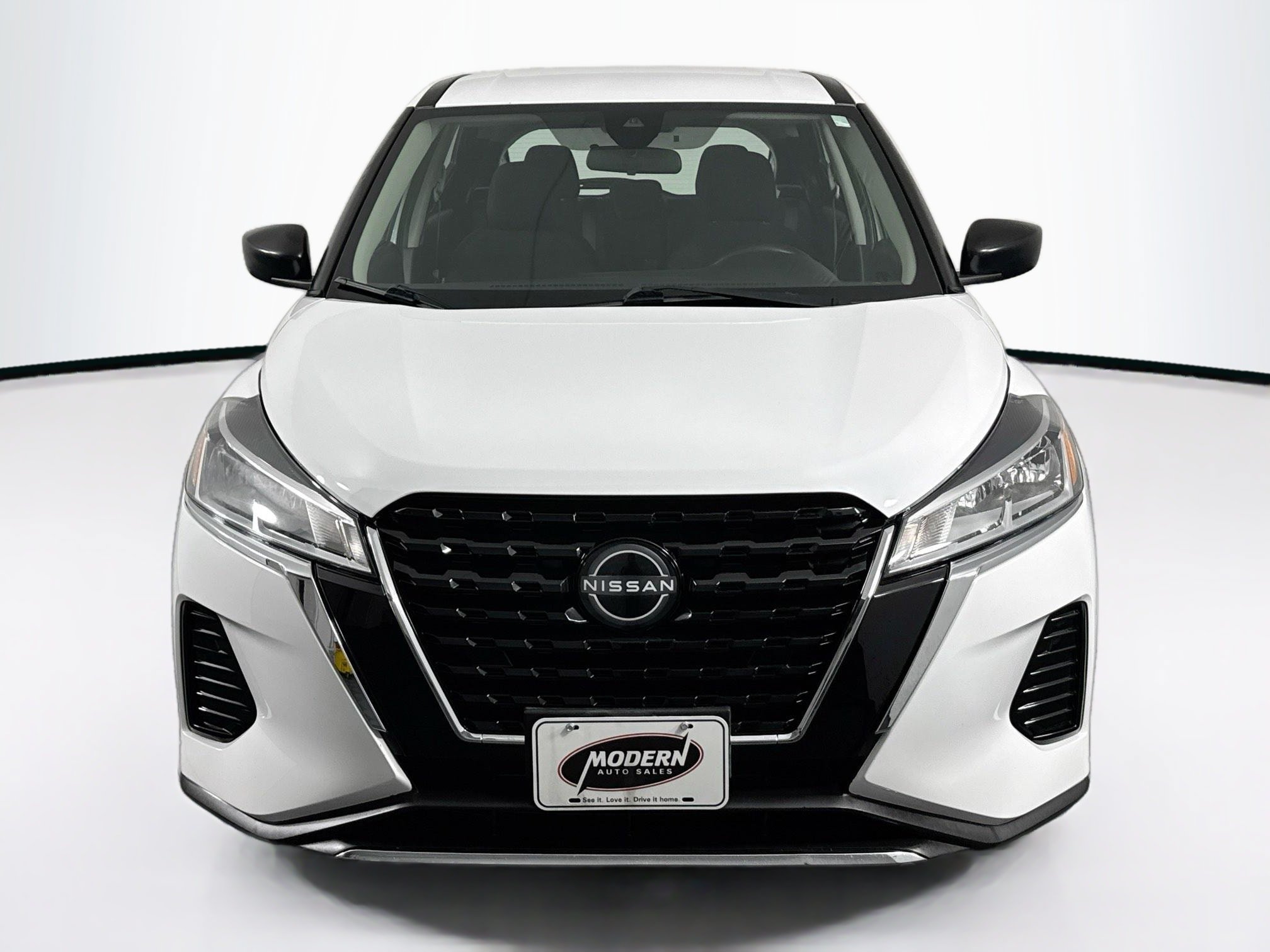 Used 2023 Nissan Kicks S FWD image 4