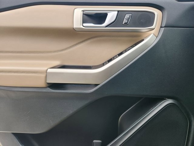 Used 2023 Ford Explorer XLT image 21