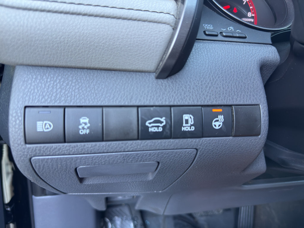Used 2022 Toyota Camry XSE FWD image 13
