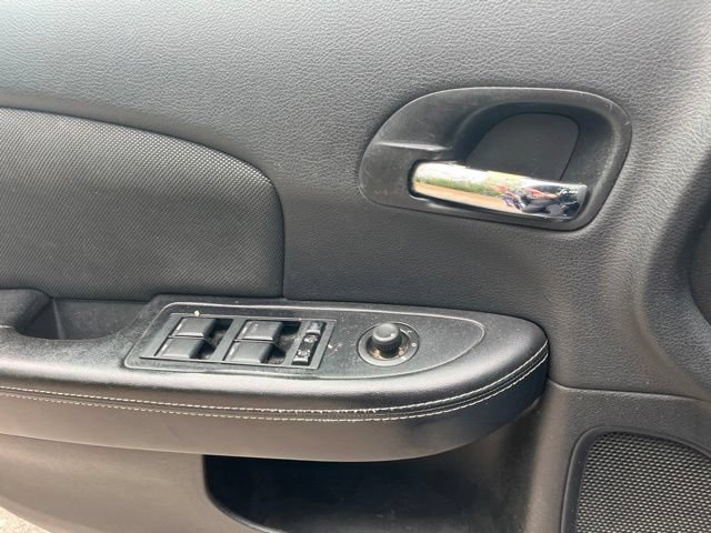 Used 2013 Dodge Avenger SE FWD image 28
