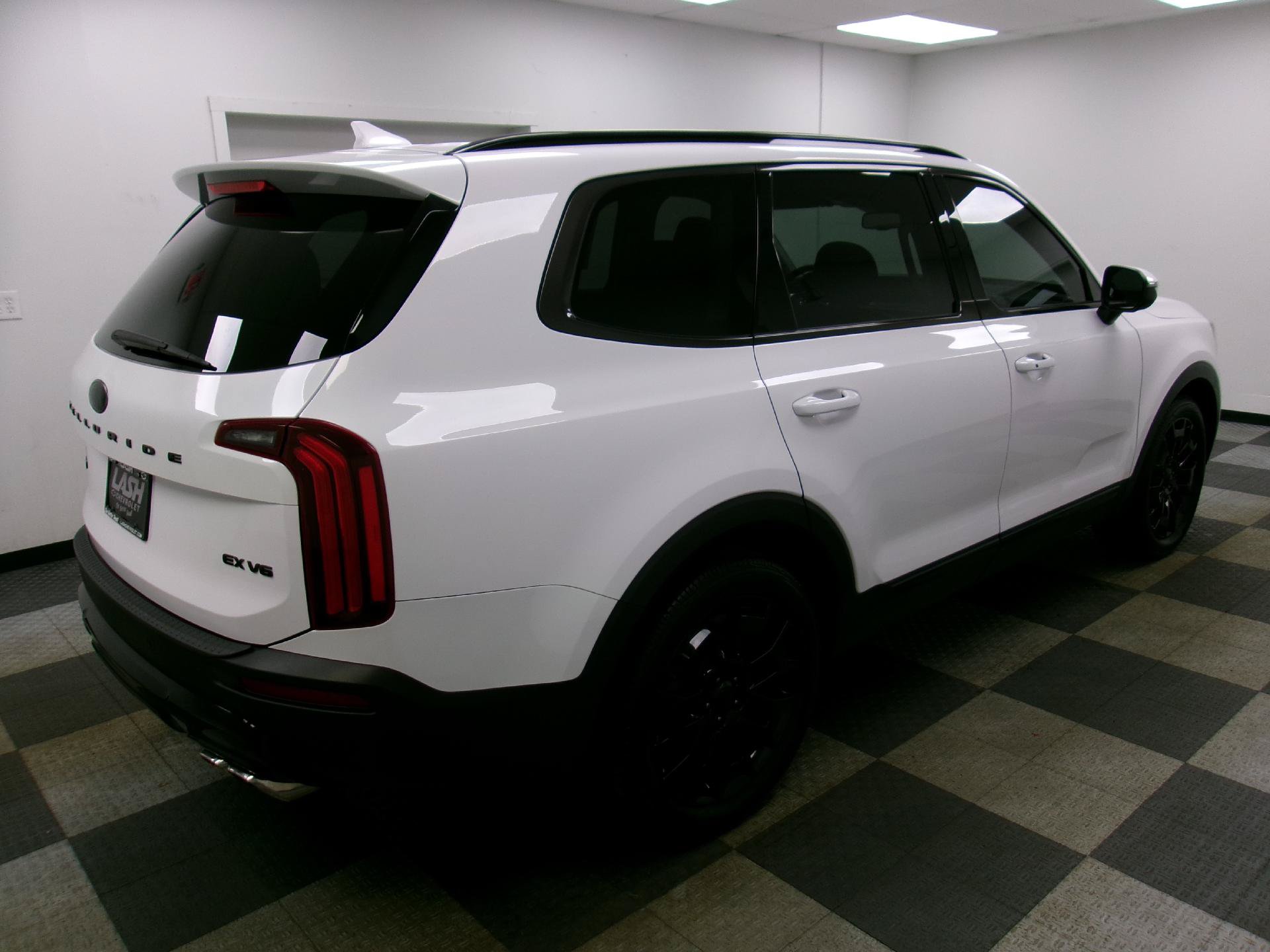 Used 2021 Kia Telluride EX w/ EX Premium Package AWD/4WD image 13