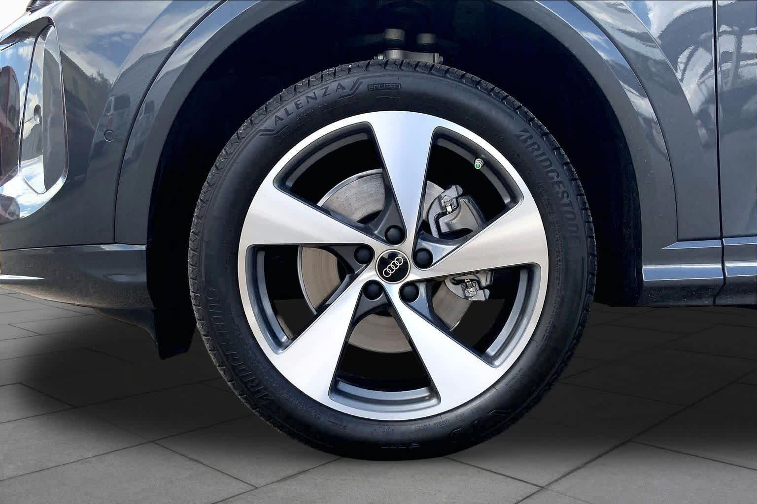 Certified 2025 Audi Q5 Premium Plus w/ Premium Plus AWD/4WD image 11