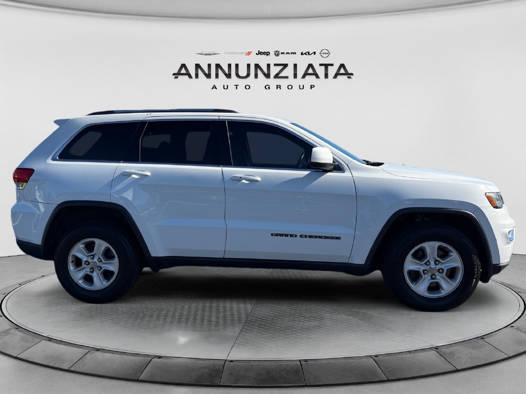 Used 2017 Jeep Grand Cherokee Laredo w/ Quick Order Package 23E AWD/4WD image 6