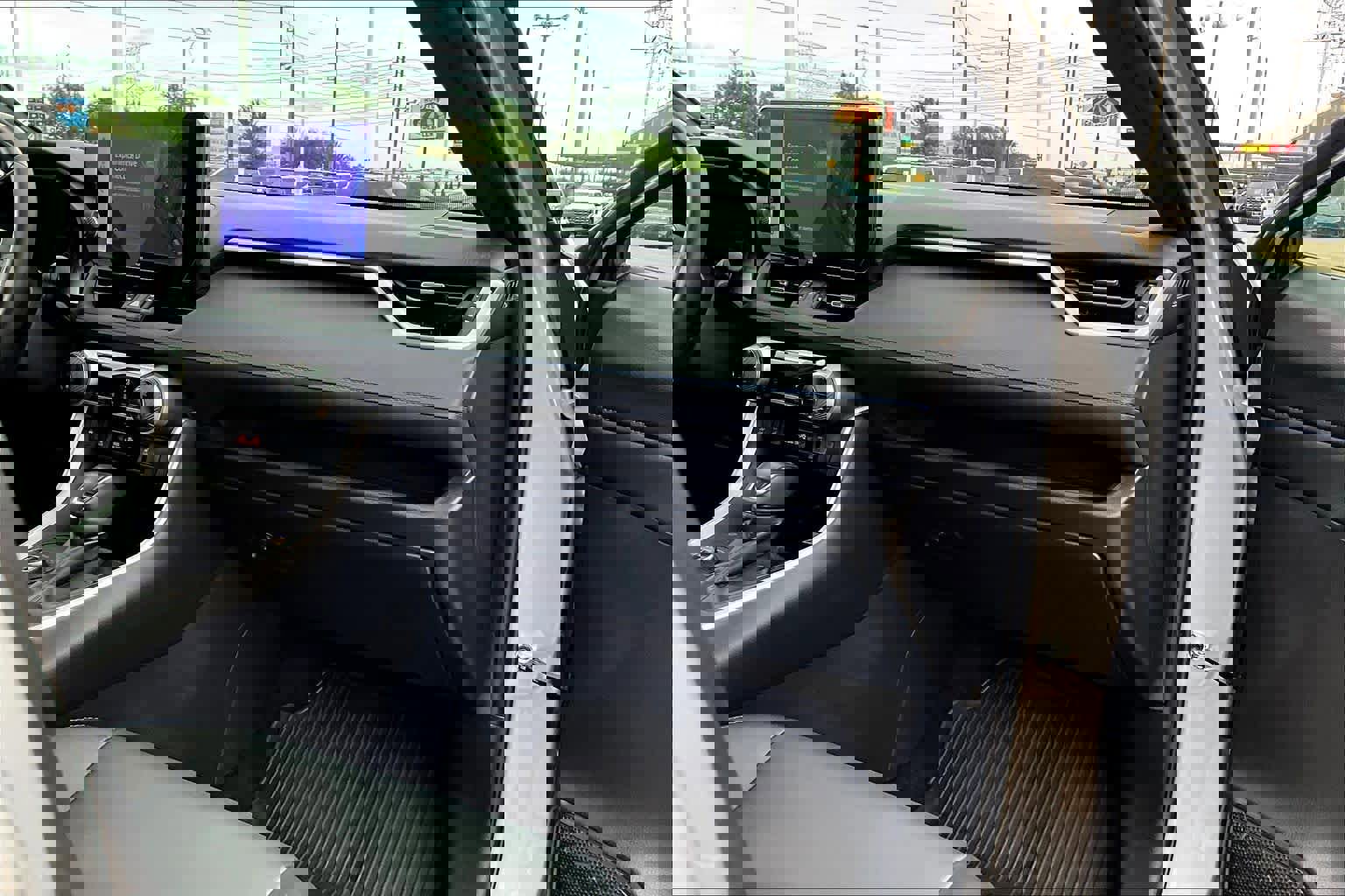 Used 2024 Toyota RAV4 XSE image 19