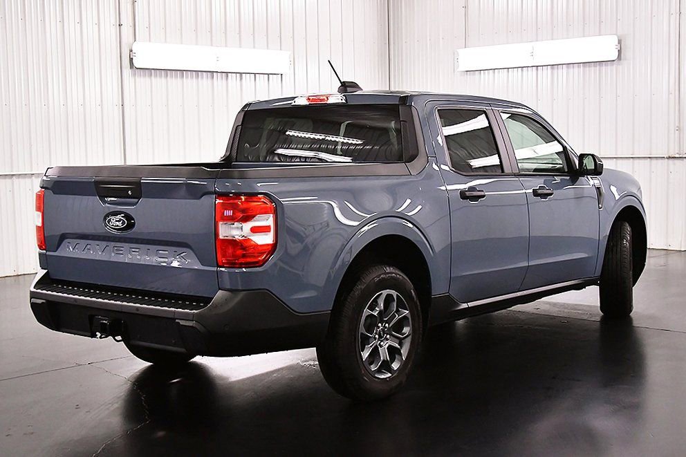 New 2025 Ford Maverick XLT w/ XLT Luxury Package FWD image 7