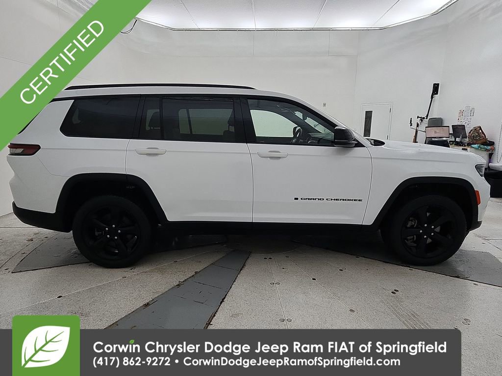 Certified 2023 Jeep Grand Cherokee L Limited w/ Black Appearance Package image 9