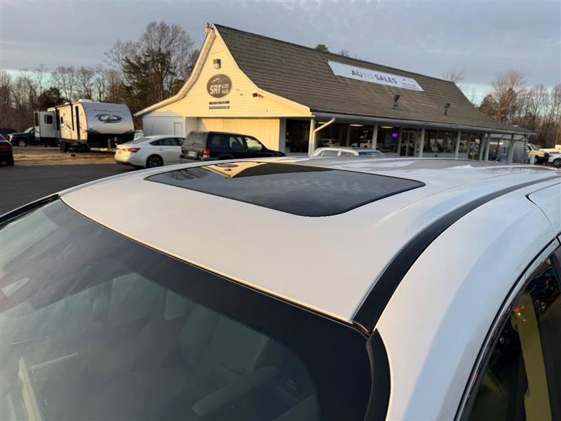 Used 2024 Toyota Sienna XLE image 27