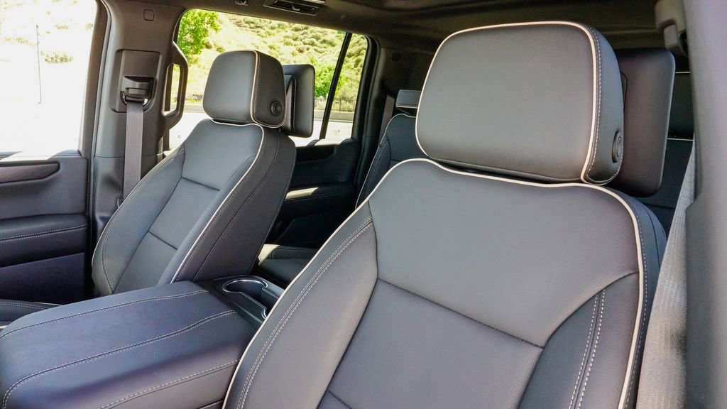 New 2026 GMC Yukon XL Elevation image 15