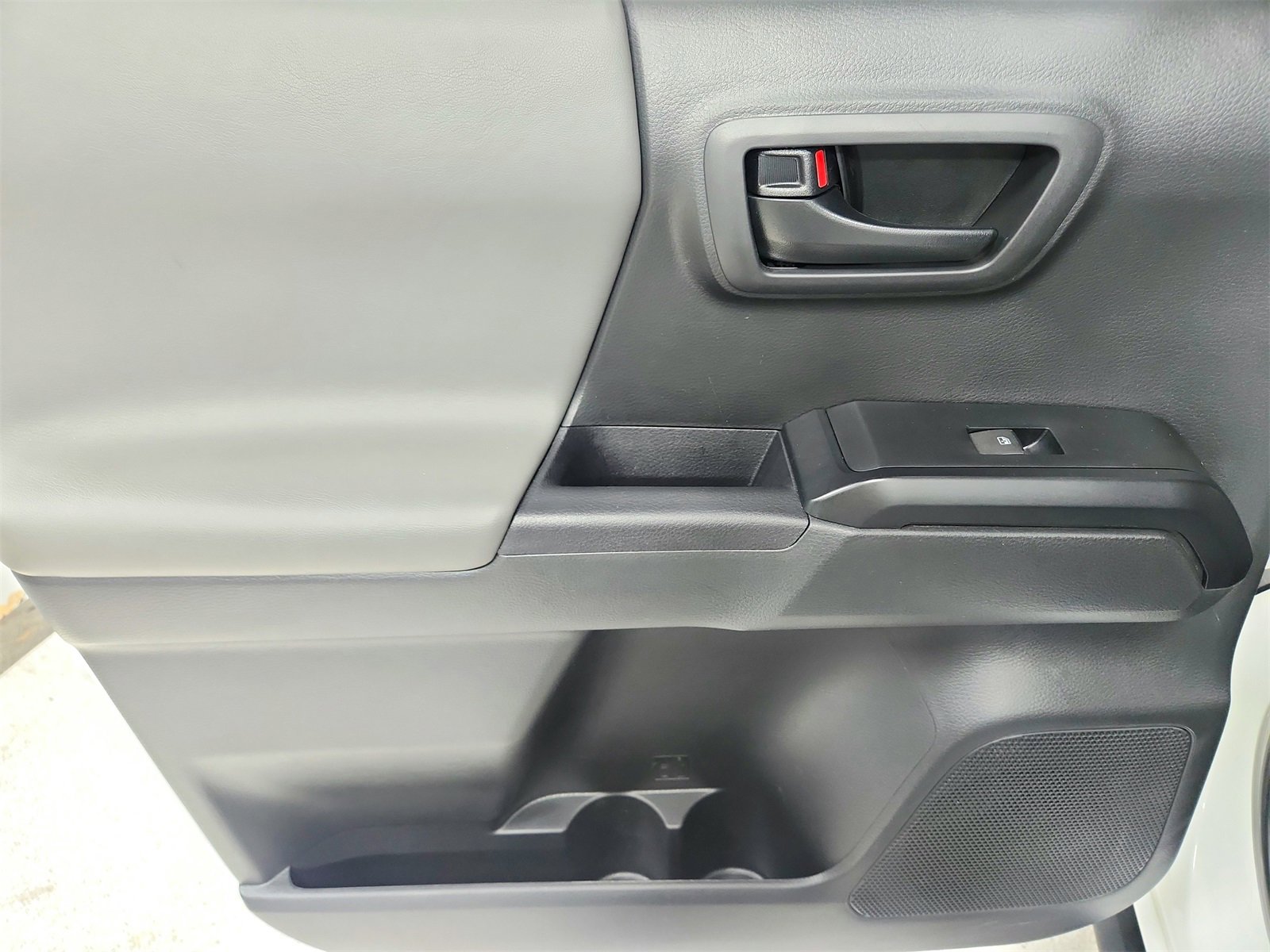 Used 2023 Toyota Tacoma SR image 33