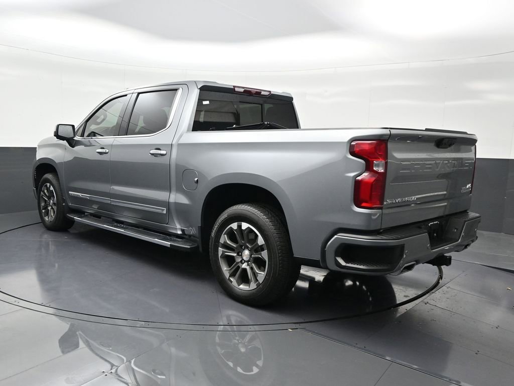 Used 2024 Chevrolet Silverado 1500 High Country RWD image 3