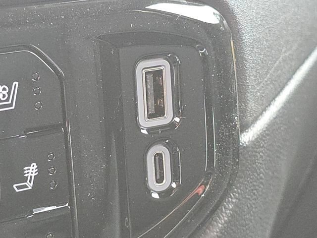 New 2026 GMC Sierra 1500 SLT image 40