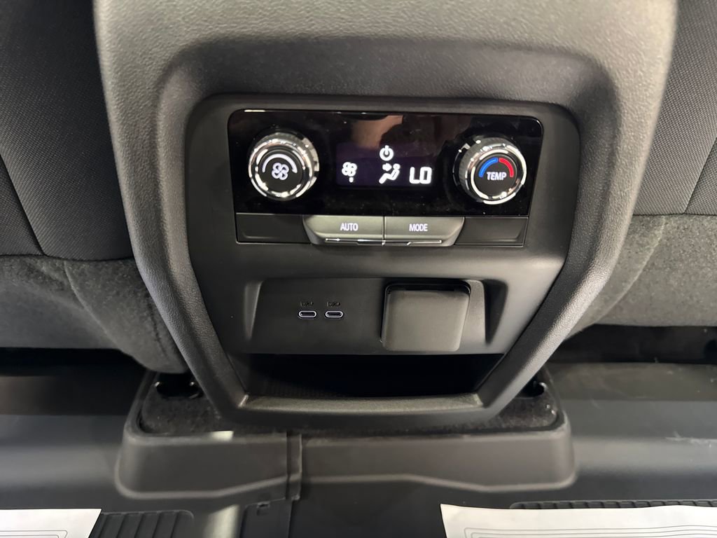 New 2026 Chevrolet Traverse LT w/ Sun and Wheel Package AWD/4WD image 43