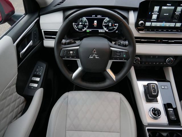 Used 2025 Mitsubishi Outlander SEL AWD/4WD image 12
