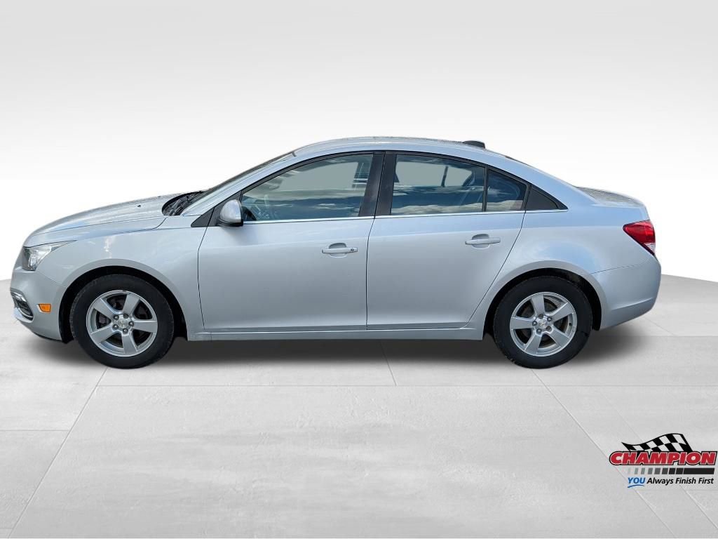 Used 2015 Chevrolet Cruze LT image 2