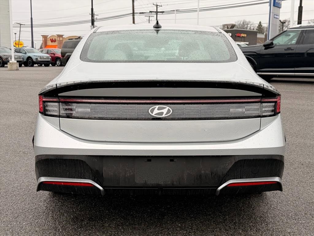 Used 2025 Hyundai Sonata SE image 11