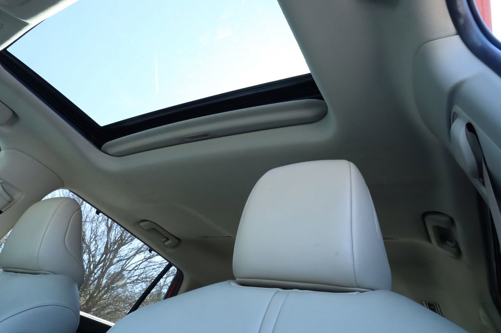 Used 2023 Toyota Highlander XLE image 14