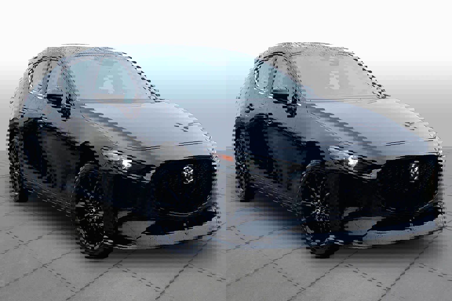 Used 2024 MAZDA MAZDA3 Hatchback w/Premium Plus Pkg AWD/4WD image 3