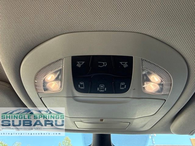 Used 2023 Chrysler Pacifica Touring-L FWD image 40