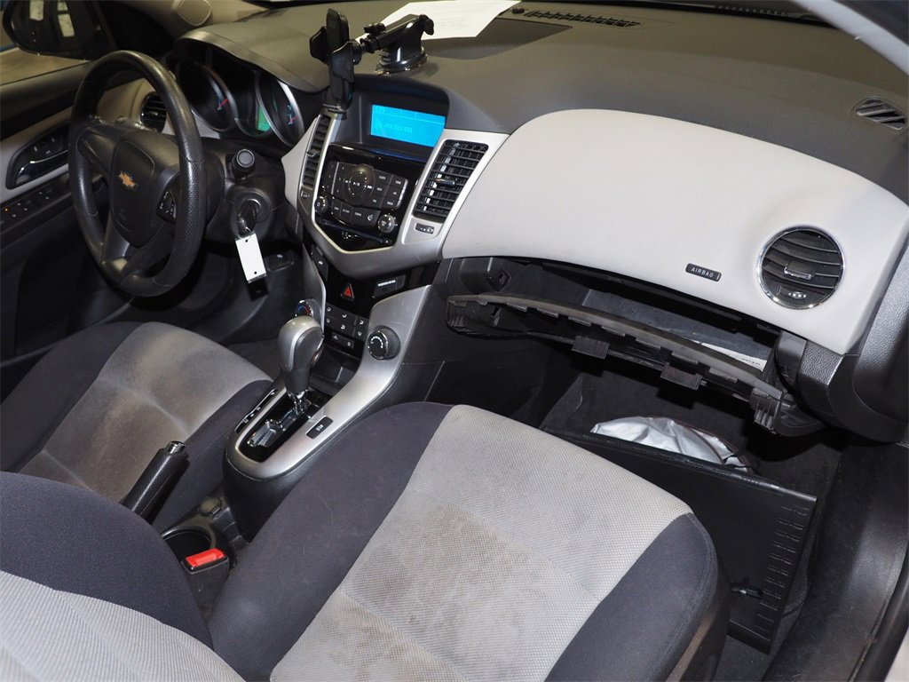 Used 2015 Chevrolet Cruze LS image 13