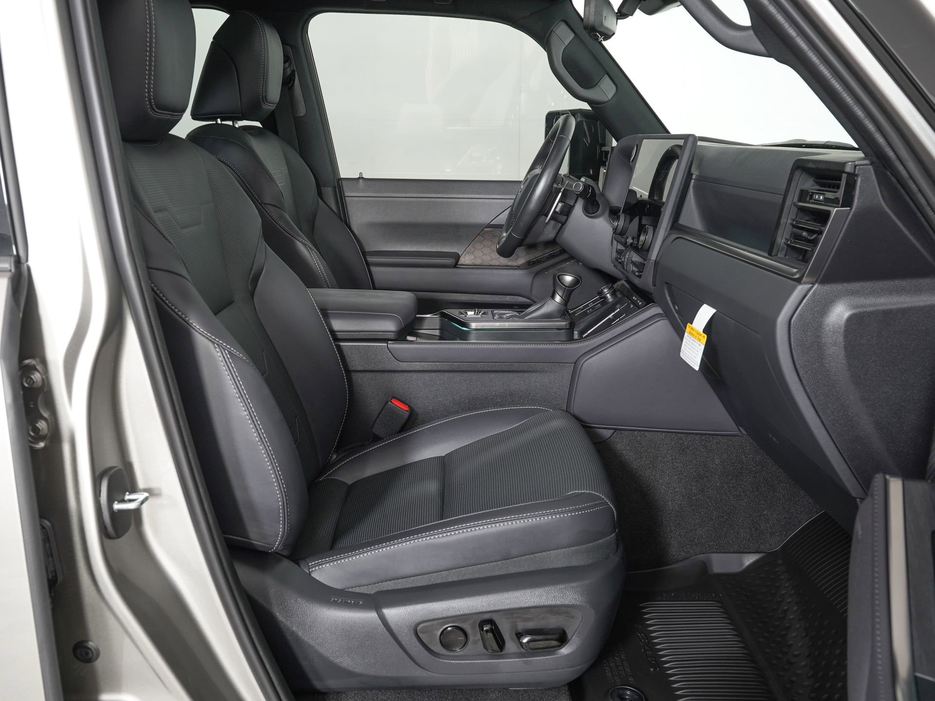 Used 2026 Lexus GX 550 w/ Accessory Package (2T) image 10